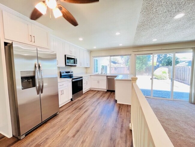 Building Photo - Move-In Ready 4BD/2BA Single Story, Ranch-...