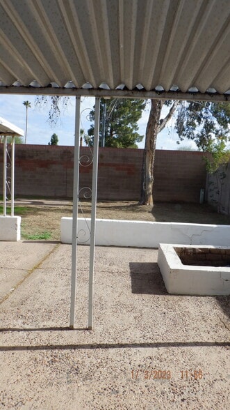 rear patio - 563 N Santa Anna