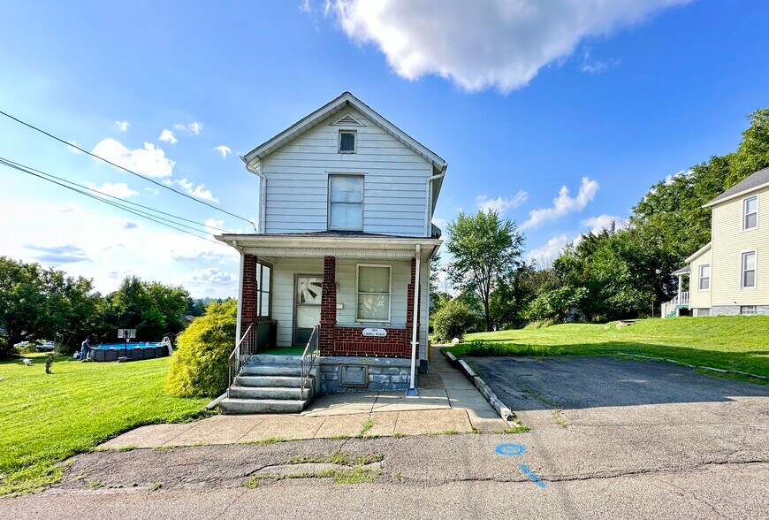 Building Photo - 1413 Laurel Pl