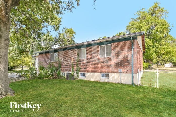 Building Photo - 2288 Kingsford Dr