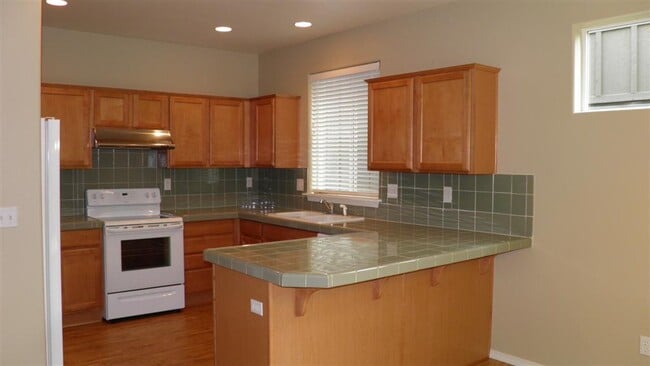 Building Photo - 2867 NE Sedalia Loop