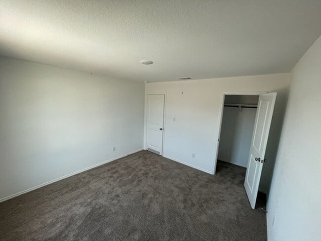 Building Photo - Newly Built & Stylish 4BR/2.5BA Two-Story ...