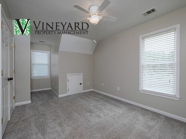 Building Photo - 255 Henson Way
