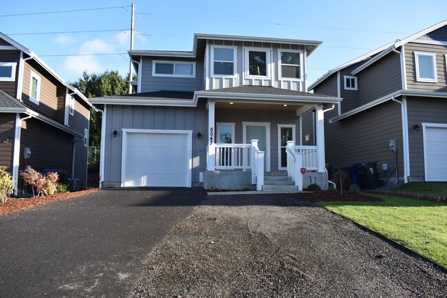Building Photo - 4 Bedroom 2.5  Bath Home Built in 2018 in ...