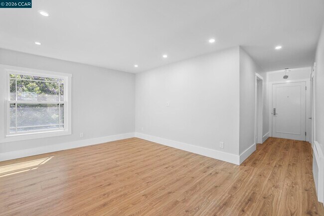 Building Photo - 1325 Hopkins St