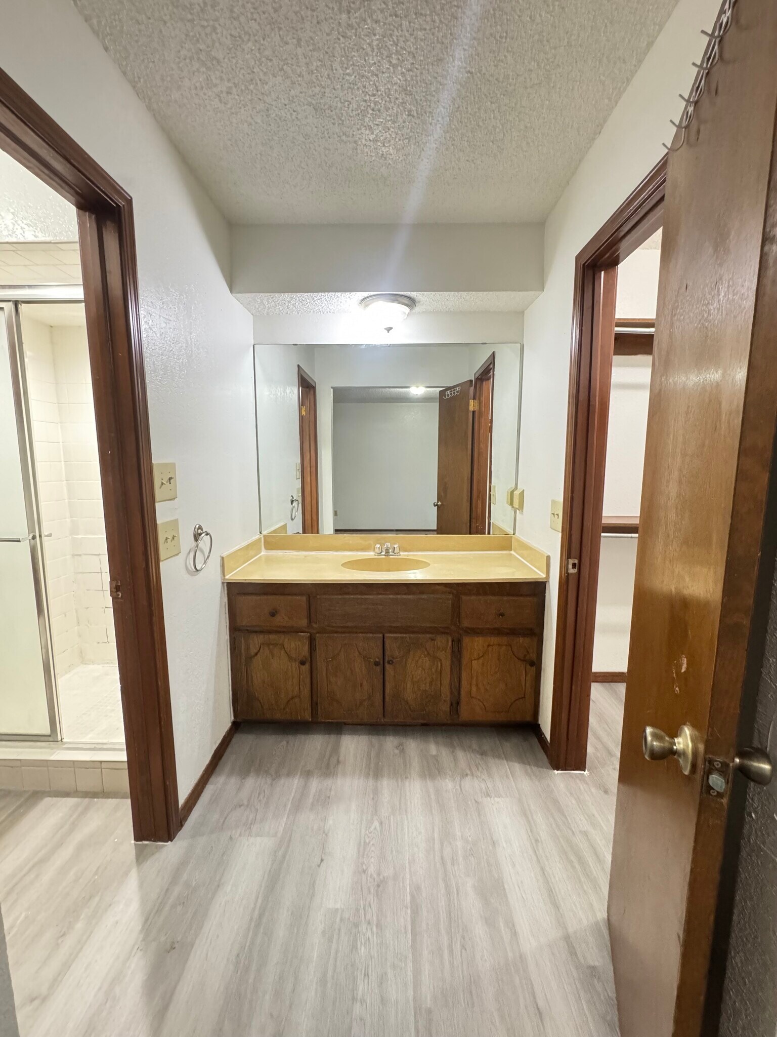 Building Photo - 9915 Larkspur Ln