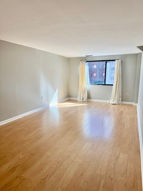Building Photo - 8 9th St
