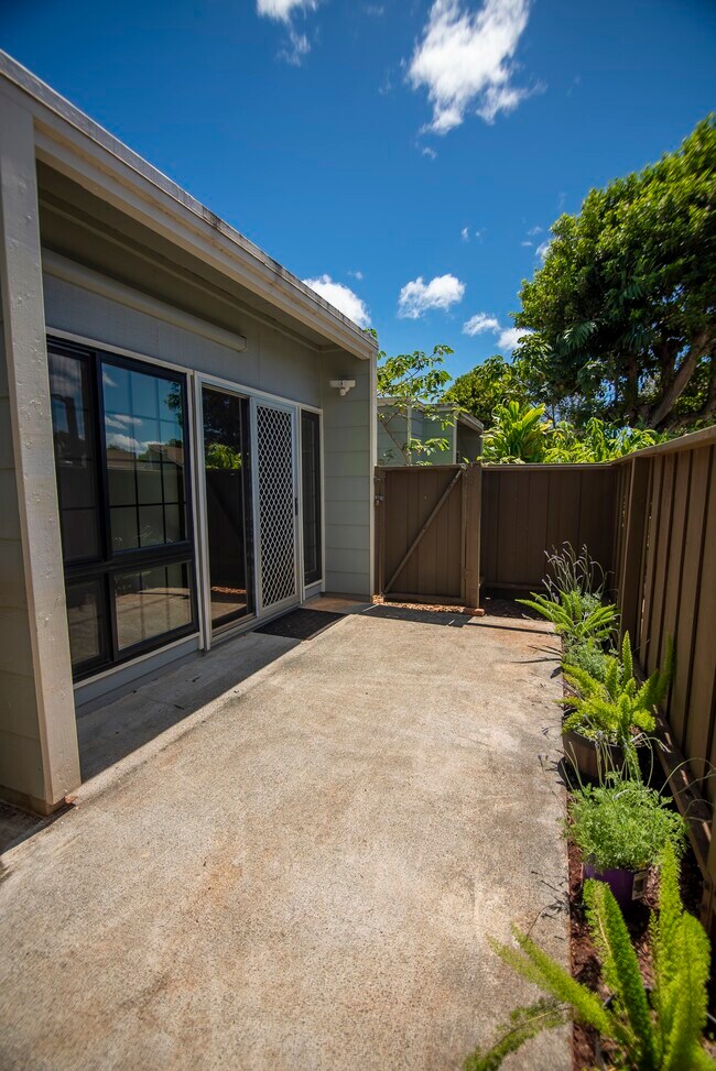 Building Photo - 94-419-419 Lanikuhana Pl
