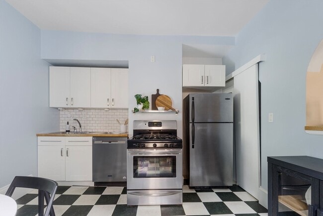 Building Photo - 19 Fairmont Ave