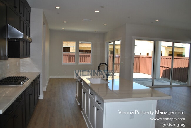 Building Photo - 3593 Deer Pk Dr