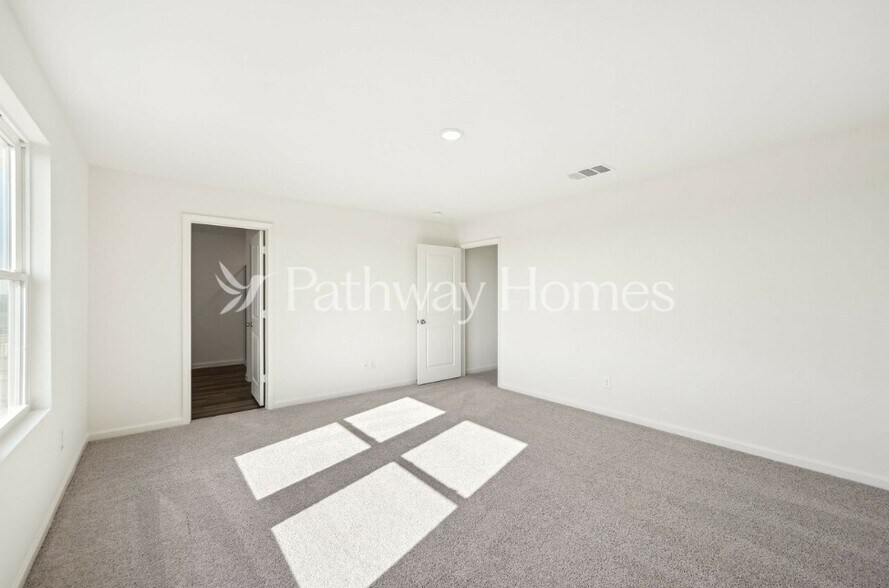 Building Photo - 1070 Large Poppy Dr