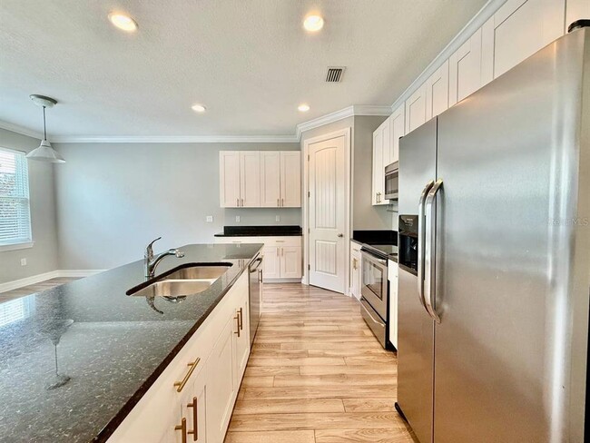 Building Photo - 6921 Interbay Blvd