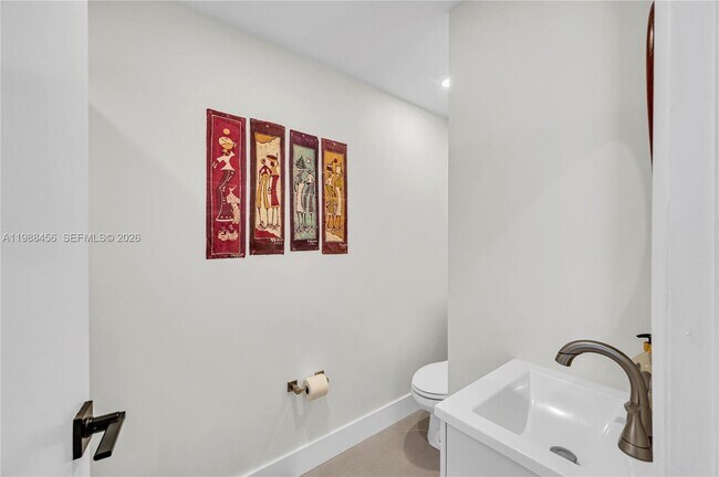 Building Photo - 7018 SW 53rd Ln