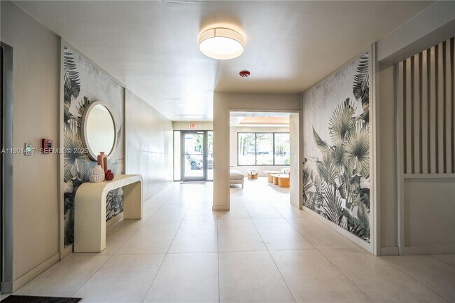 Building Photo - 6960 Rue Vendome