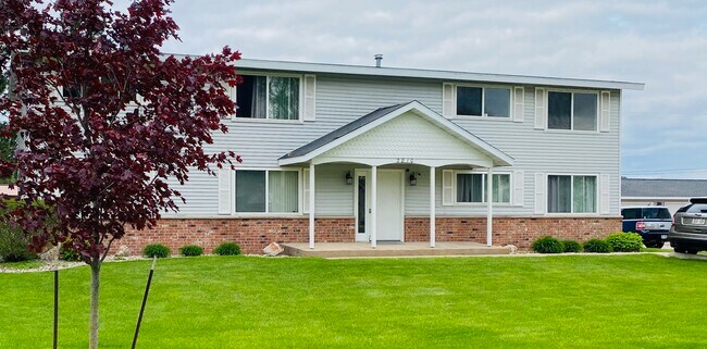 Building Photo - 2810 Willow Dr