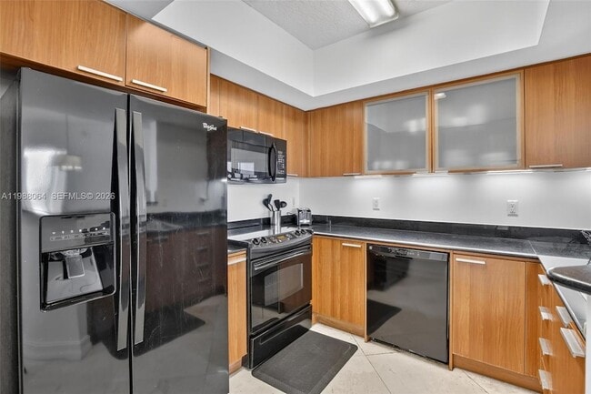 Building Photo - 16699 Collins Ave