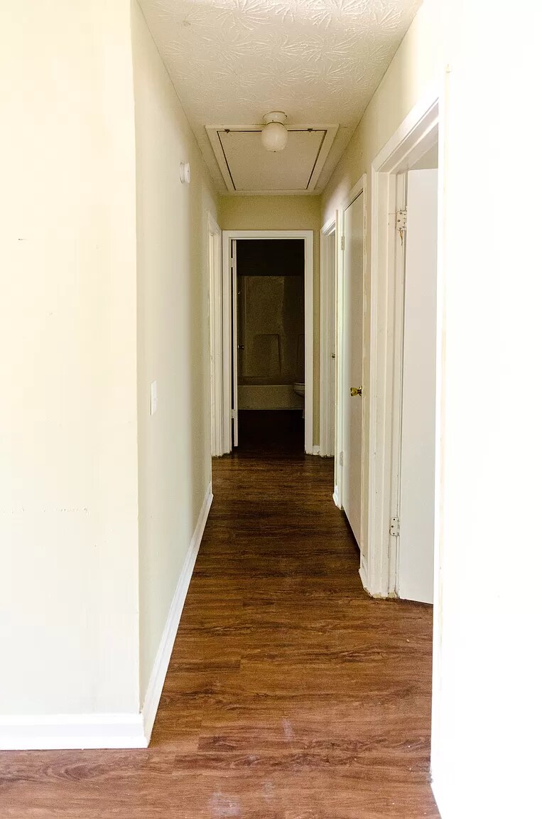 Building Photo - 111 Langford Ct