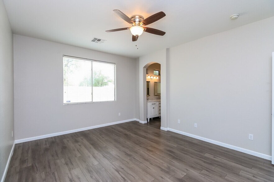 Building Photo - 1990 E Browning Pl