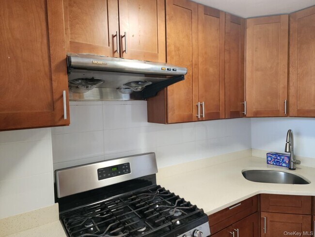 Building Photo - 61-45 98th St