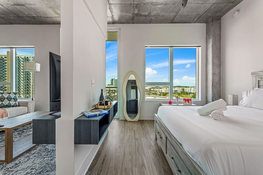 Building Photo - 617 N 12th St