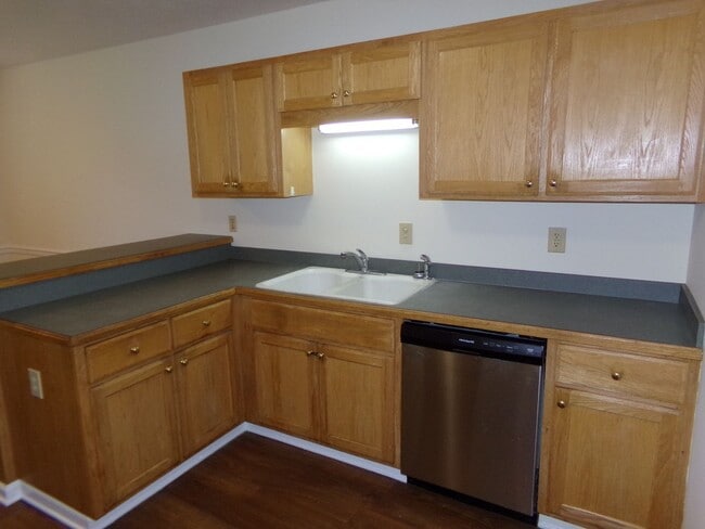 Building Photo - Just minutes from Cherry Point MCAS