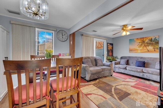 Building Photo - 89 Doe Ct