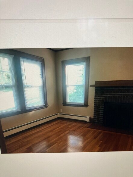 Building Photo - 336 Lagrange