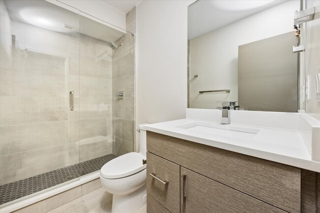 Building Photo - Upscale rear unit in the heart of Denver!