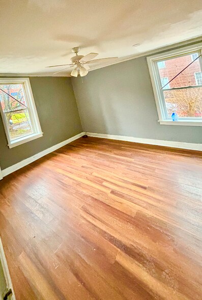 Building Photo - 5535 Kamin St