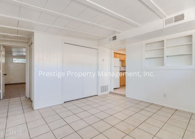 Building Photo - Charming, Updated  Brick Home in Central T...