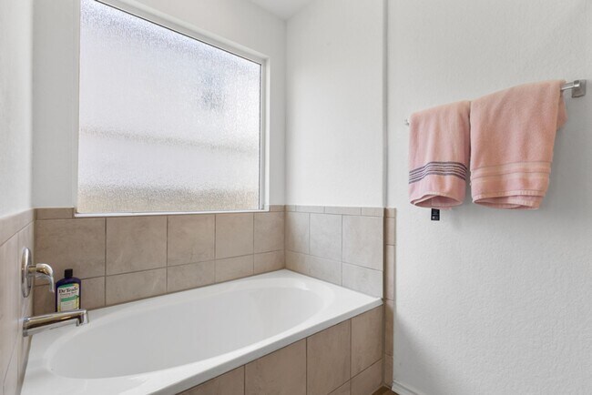 Building Photo - 149 River Rise Rd