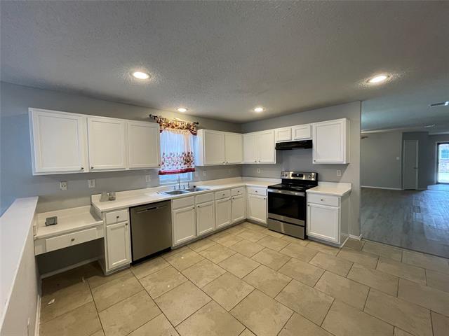 Building Photo - 4611 Wedgewood Dr