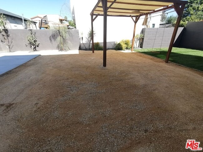 Building Photo - 1920 S Bedford St