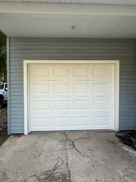 Building Photo - 8133 Midland Rd