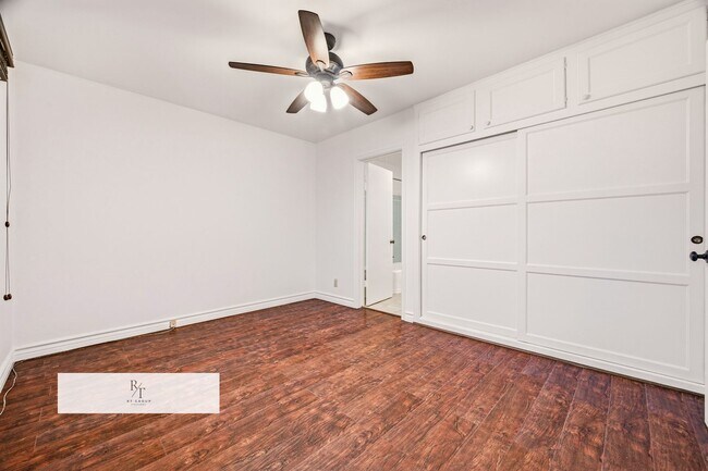 Building Photo - 6928 Vanscoy Ave