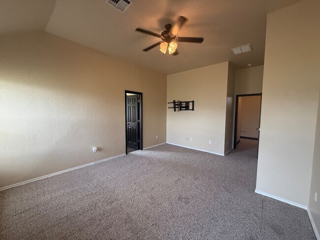 Building Photo - 19132 Cottonwood Ct