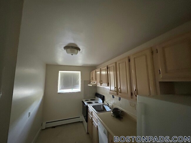 Building Photo - 8 Brattle Dr