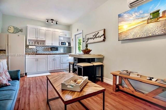 Building Photo - 5580 SW 32nd Terrace