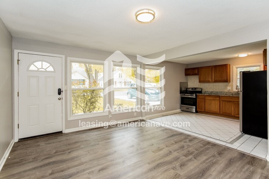 Building Photo - 20019 Lexington