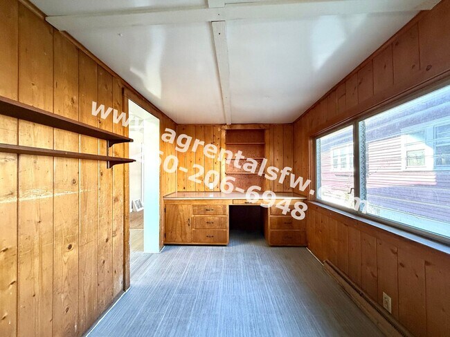 Building Photo - 4 Bedroom House - $300 Off First Months Rent