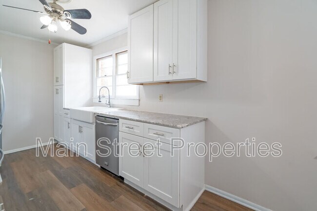 Building Photo - 118 Czar Ln