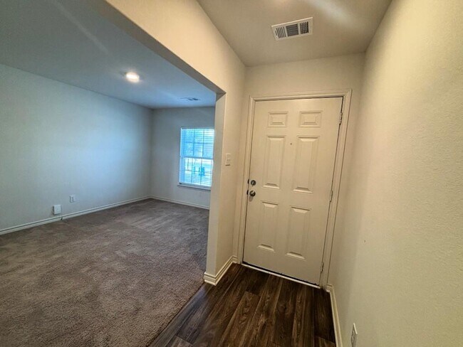 Building Photo - 201 Sunnymeade Ln
