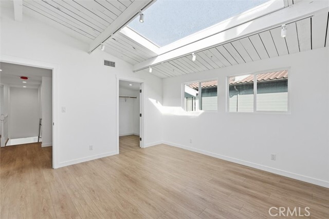 Building Photo - 720 S Catalina Ave