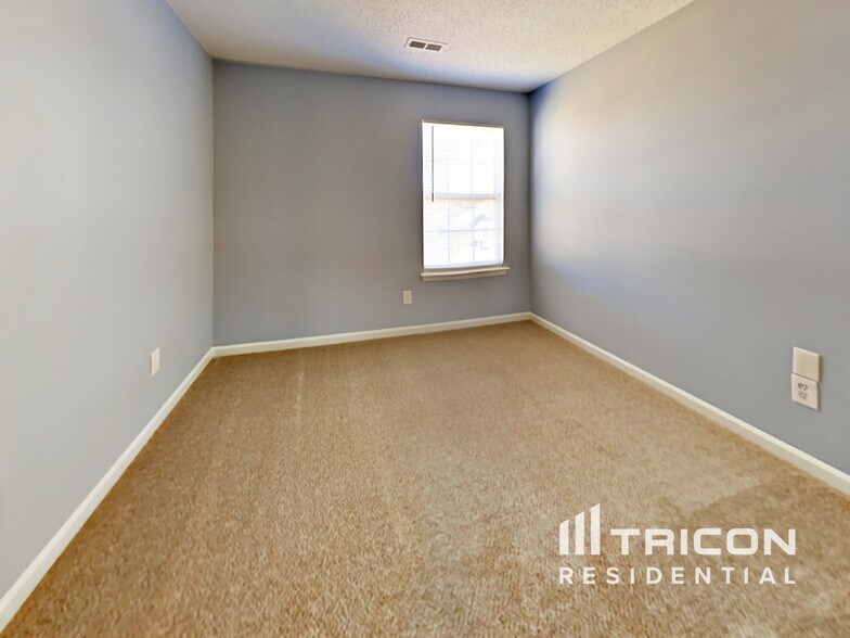 Building Photo - 9612 Aventide Ln