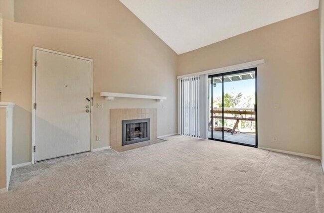 Building Photo - Cozy Penthouse Condo in Gated Community with Pools & In-Unit Laundry