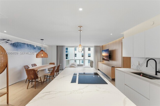 Building Photo - 9195 Collins Ave