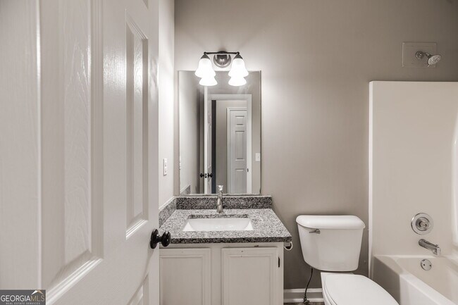 Building Photo - 140 Fairfield Rd