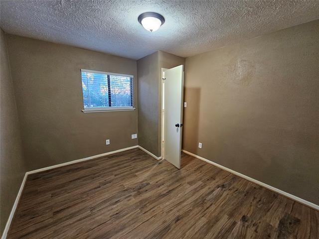 Building Photo - 801 Wood Glen