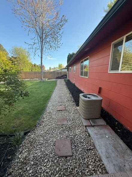 Building Photo - 2010 N Workland Ln