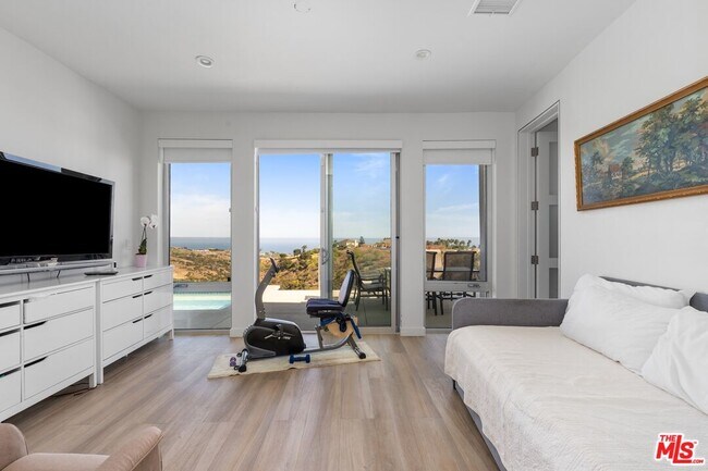 Building Photo - 28405 Via Acero